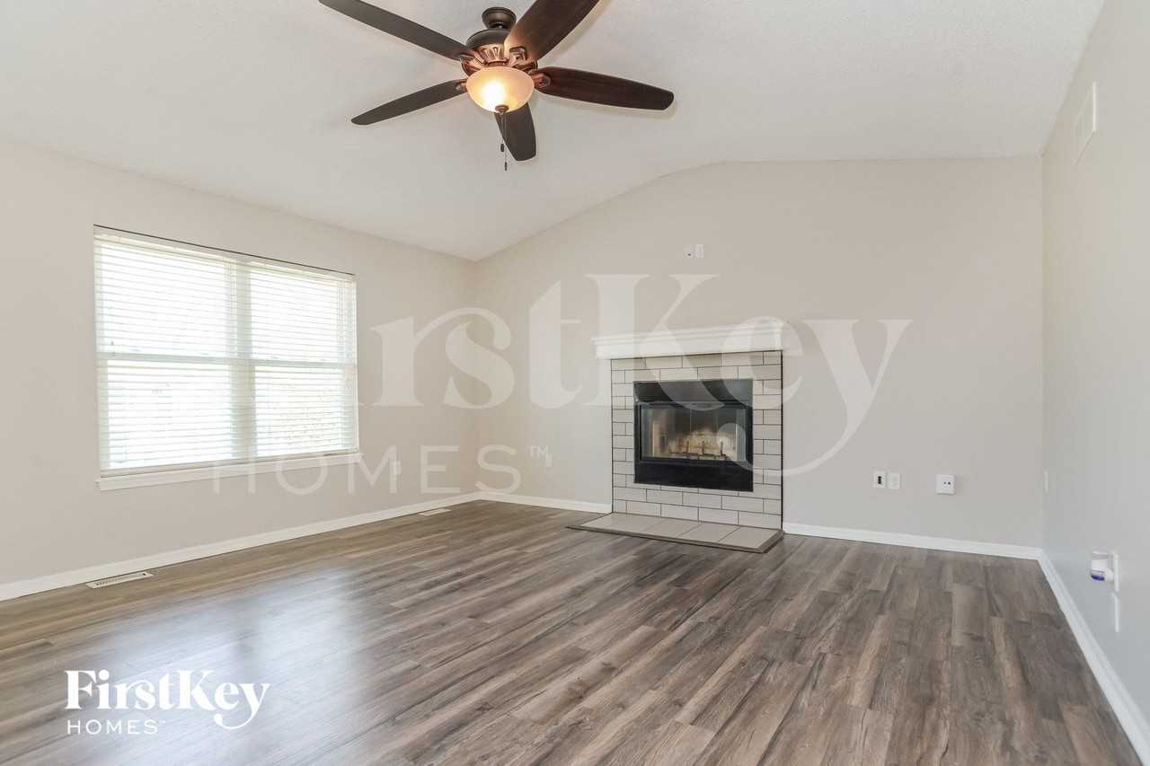 219 Nw 111th Ter - Photo 3 of 15