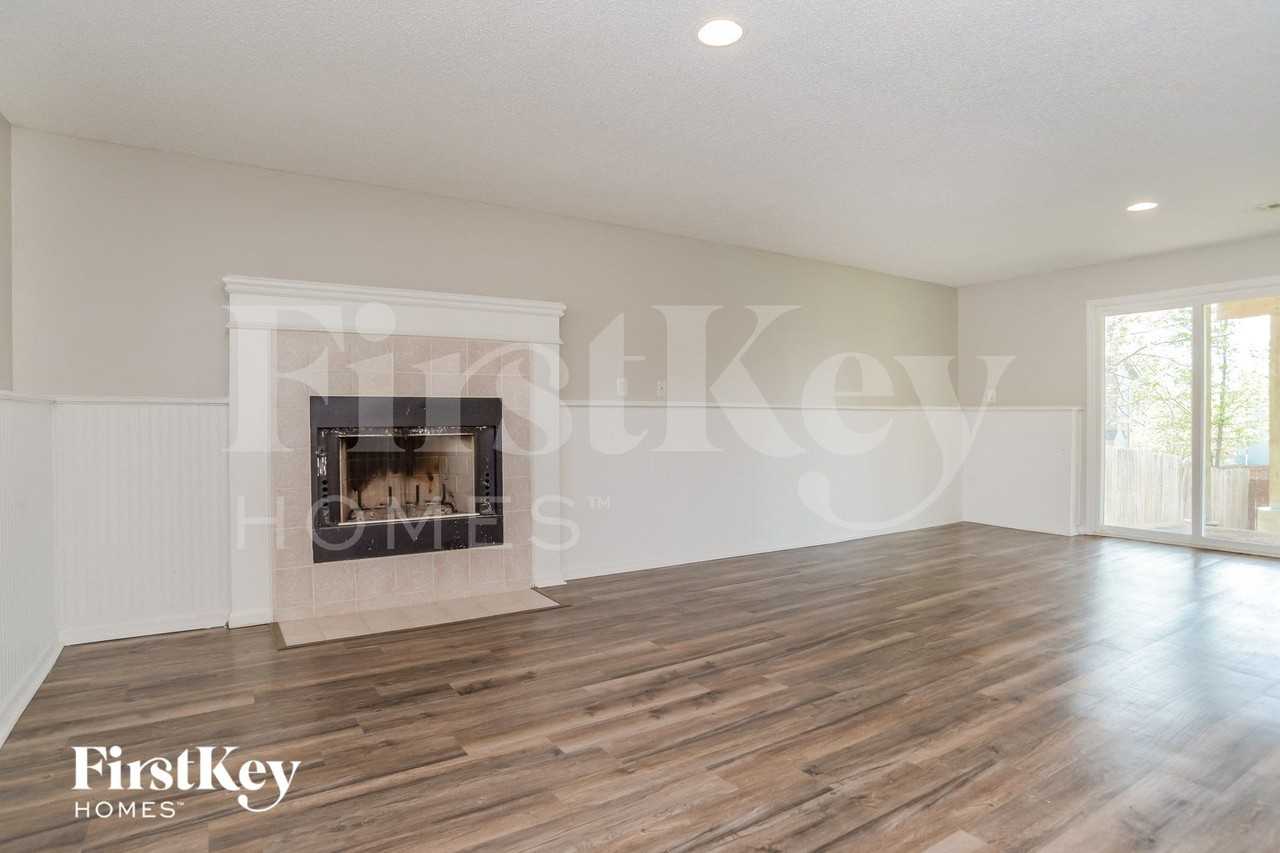 219 Nw 111th Ter - Photo 5 of 15