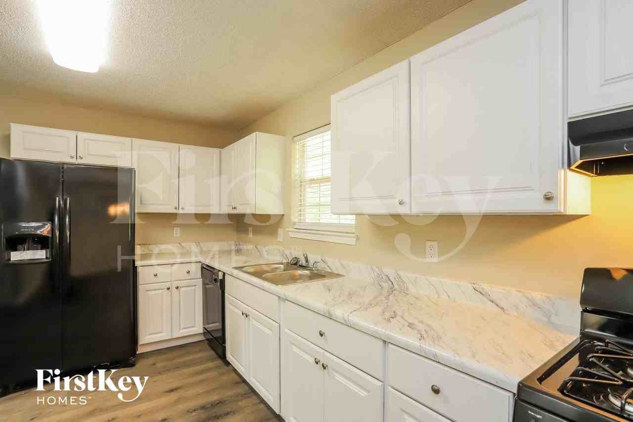 5833 Cobalt Dr - Photo 6 of 15