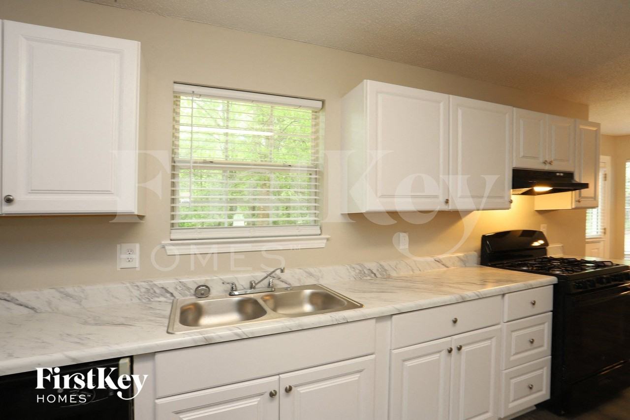 5833 Cobalt Dr - Photo 7 of 15