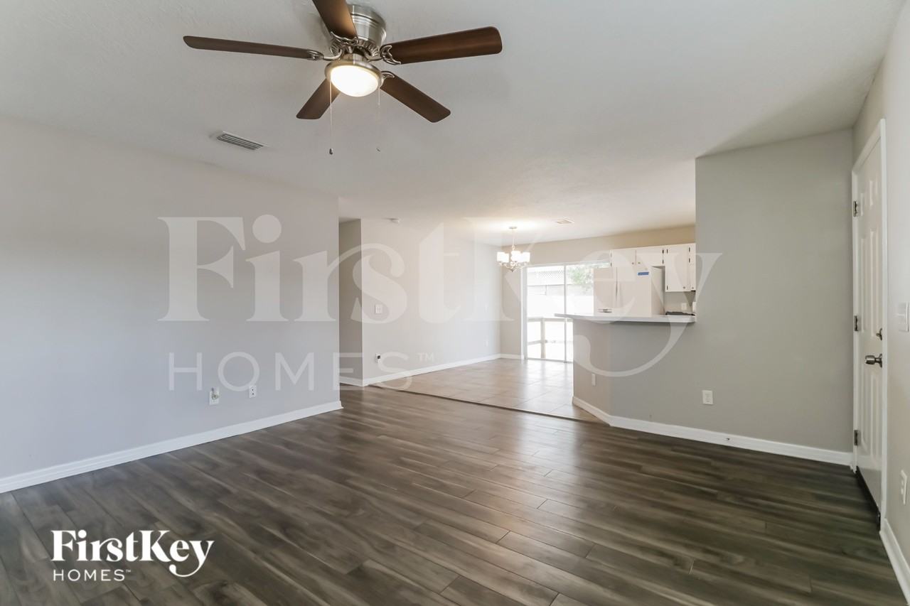 816 W Sligh Ave - Photo 3 of 15