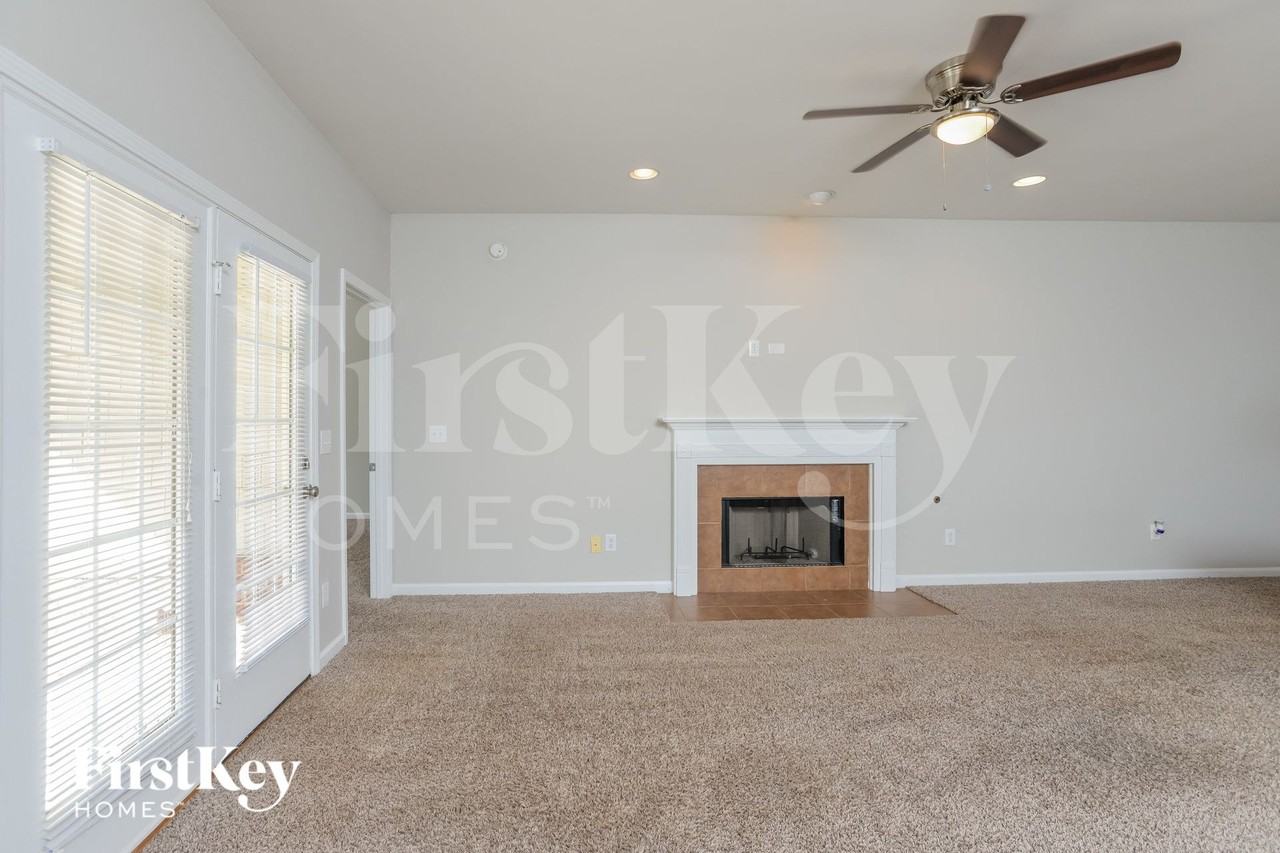 271 Fairbank Way - Photo 3 of 15