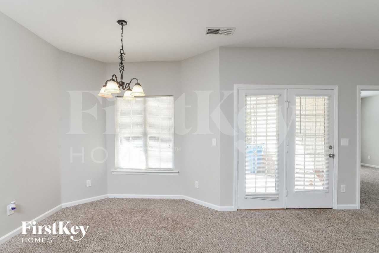 271 Fairbank Way - Photo 5 of 15