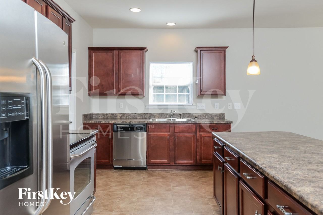 271 Fairbank Way - Photo 6 of 15