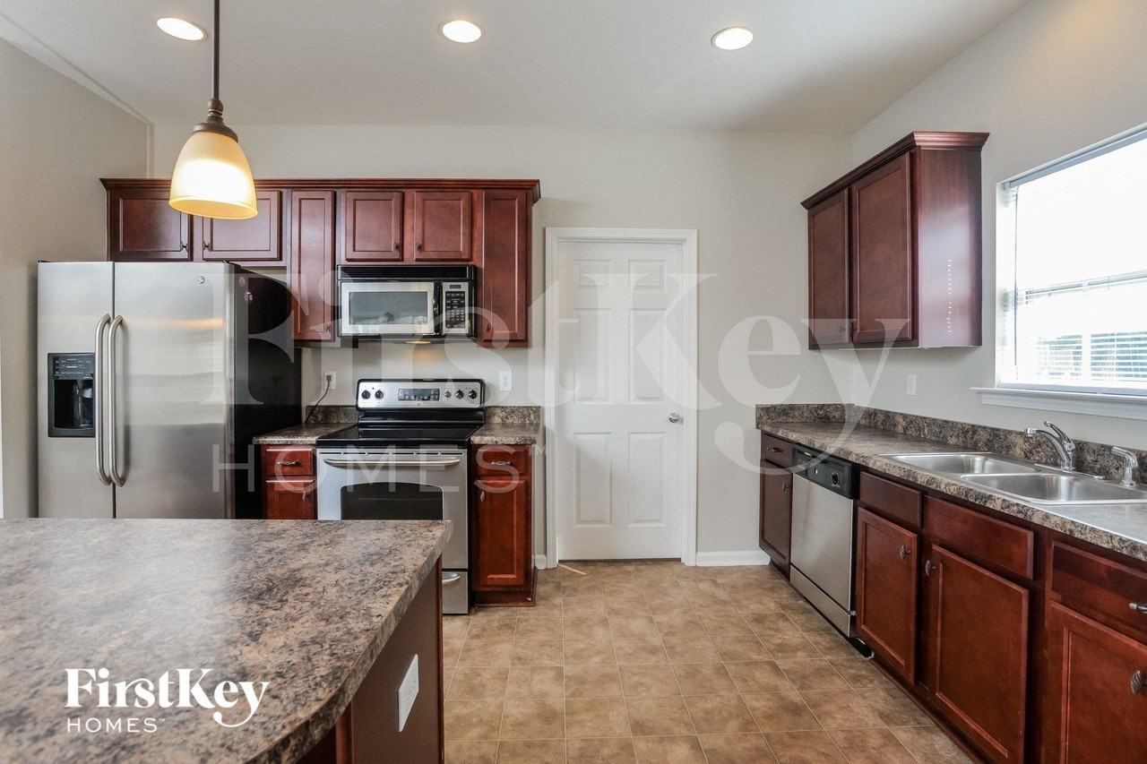 271 Fairbank Way - Photo 7 of 15