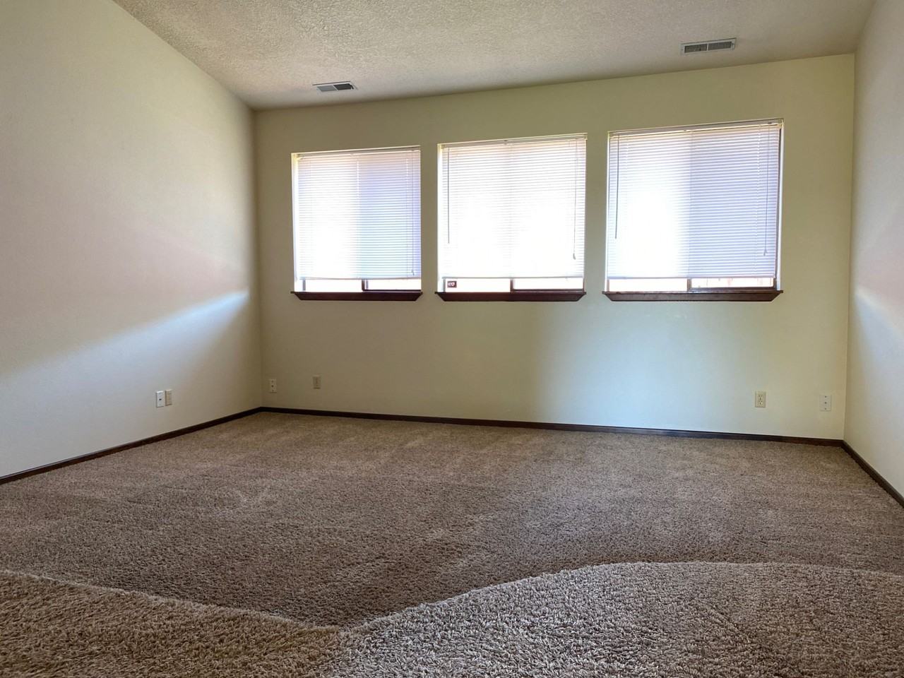 1550 32nd Ave - Photo 4 of 9