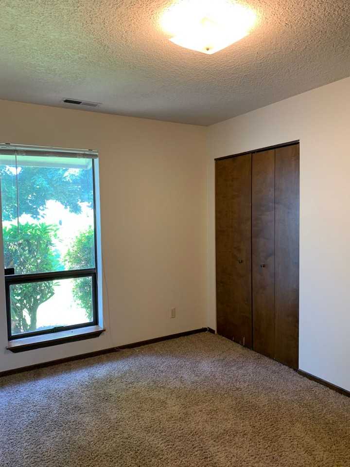 1550 32nd Ave - Photo 5 of 9