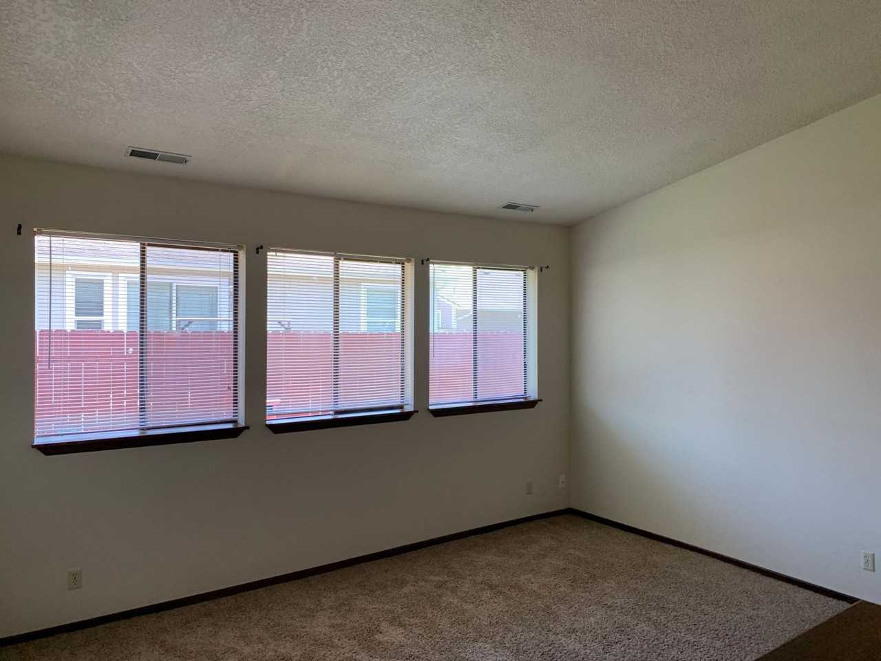 1550 32nd Ave - Photo 7 of 9