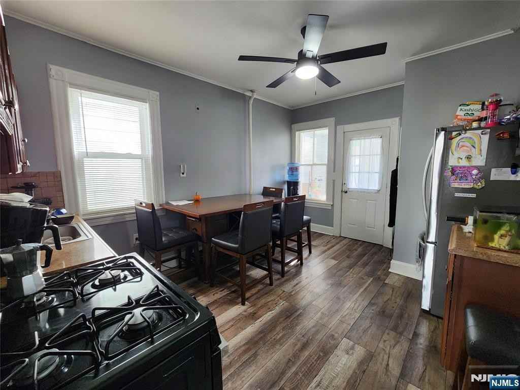 93 1st St ##1 - Photo 5 of 9