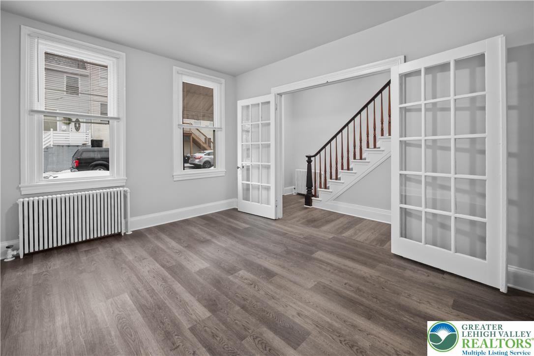 721 Ferry St - Photo 5 of 31