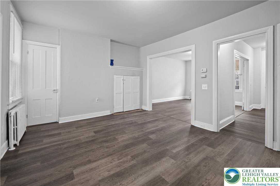 721 Ferry St - Photo 7 of 31