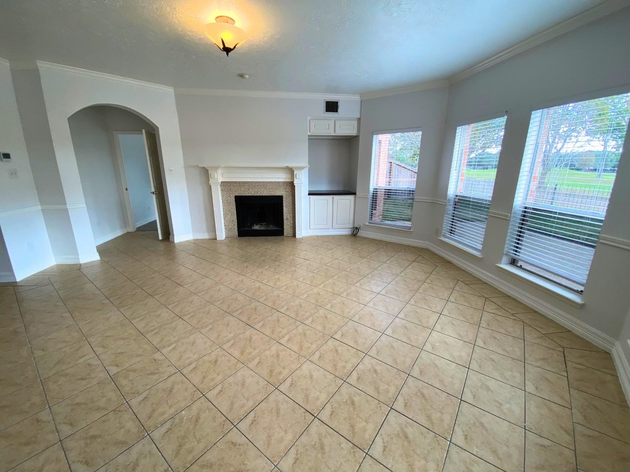 21623 San Marino Dr - Photo 6 of 24