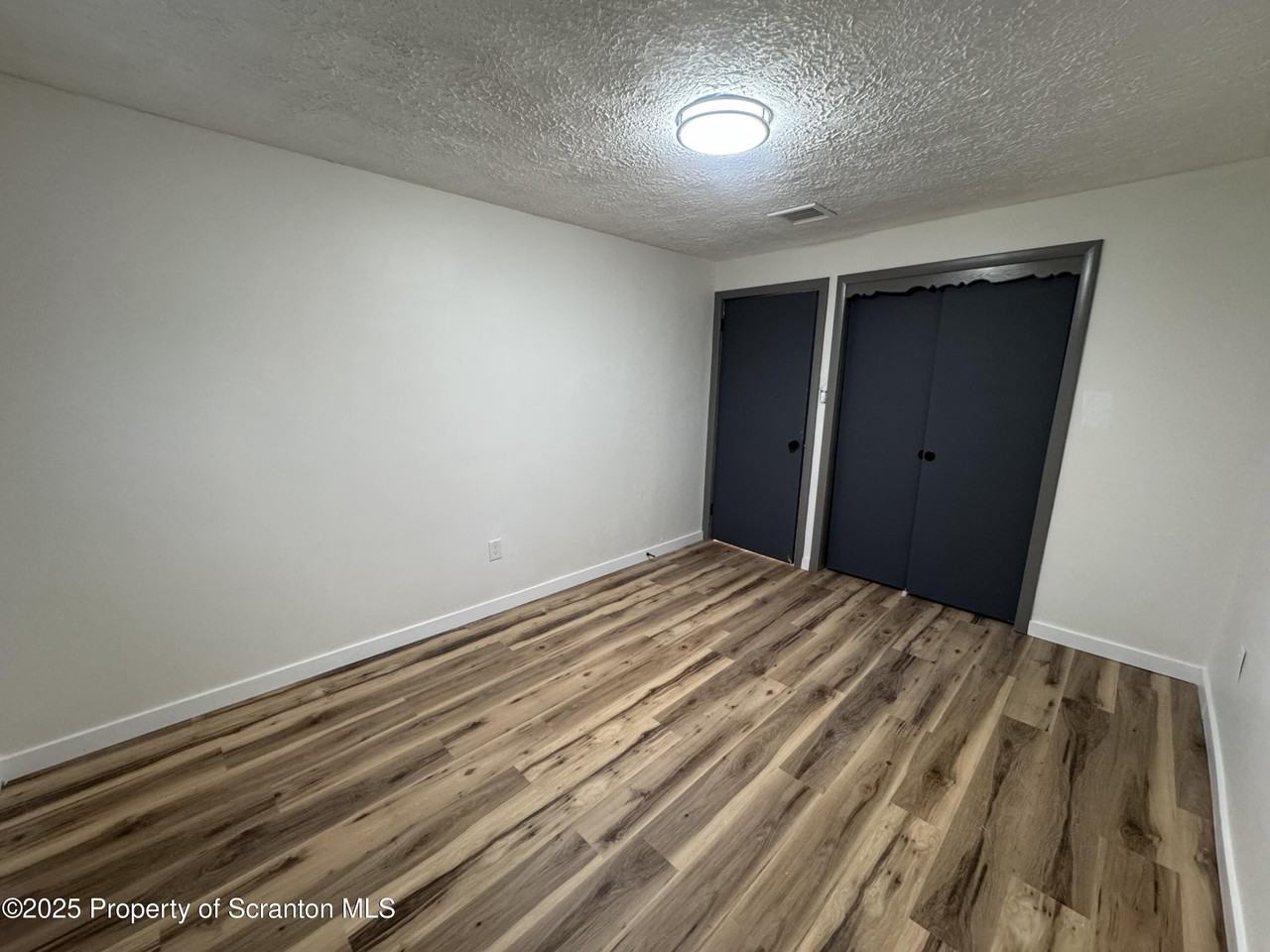 638 Pear St Unit 2 - Photo 5 of 8