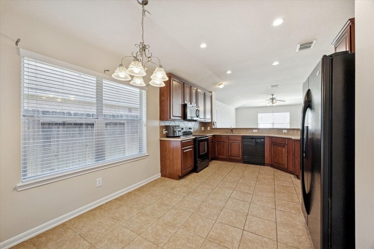 2723 Palermo Ct - Photo 4 of 15