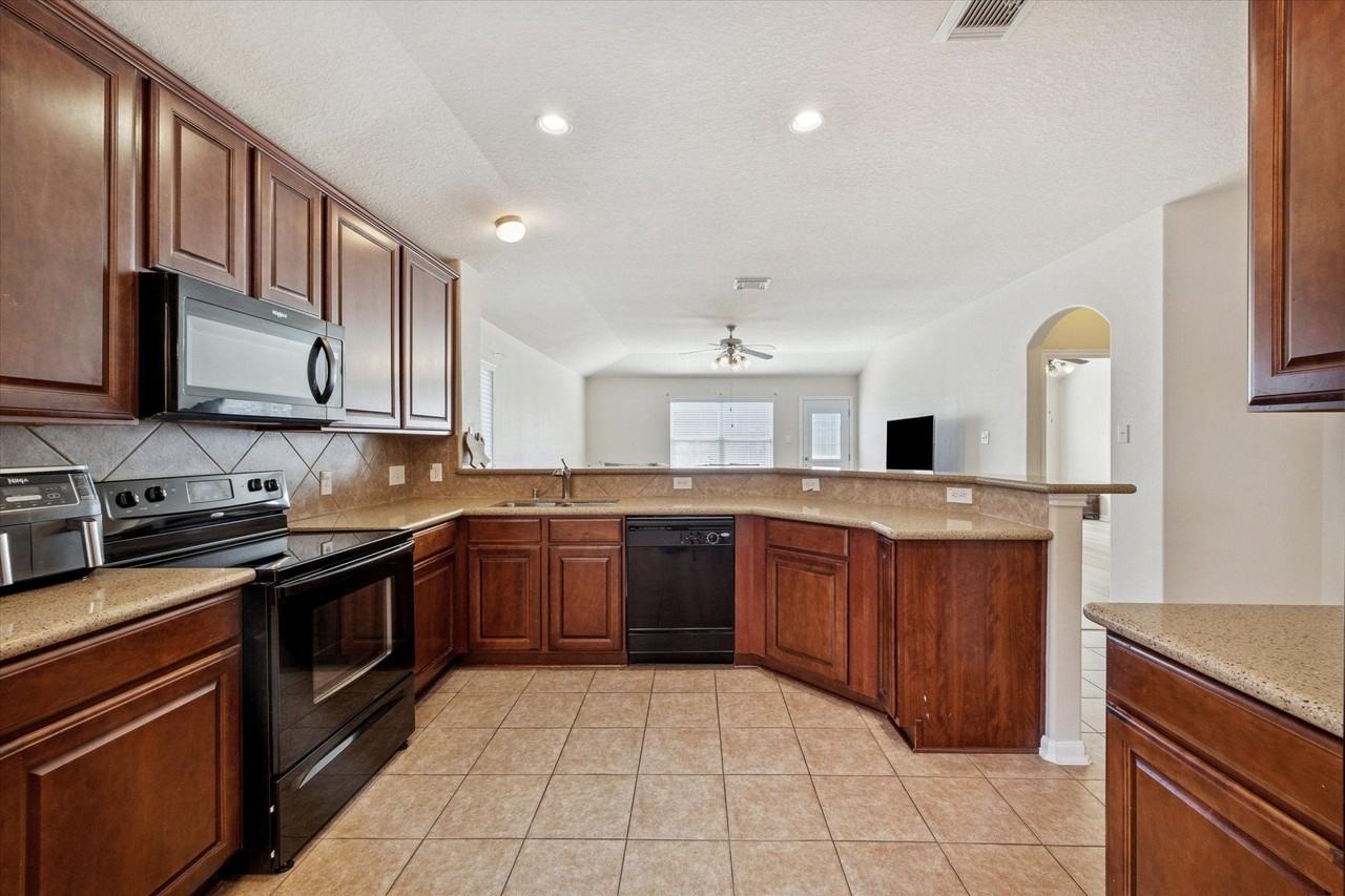 2723 Palermo Ct - Photo 5 of 15