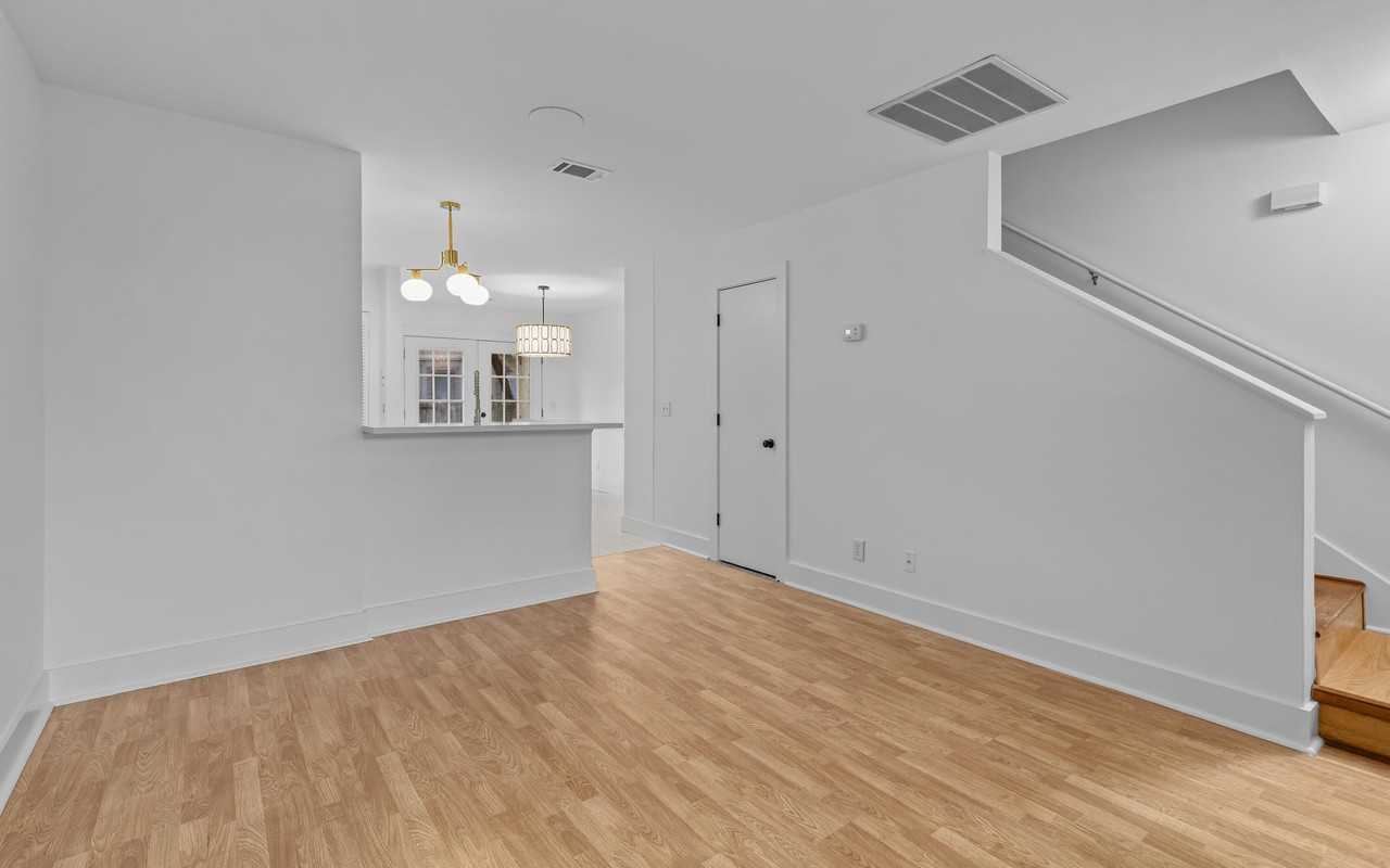 1211 Meadow Park Ln - Photo 3 of 21