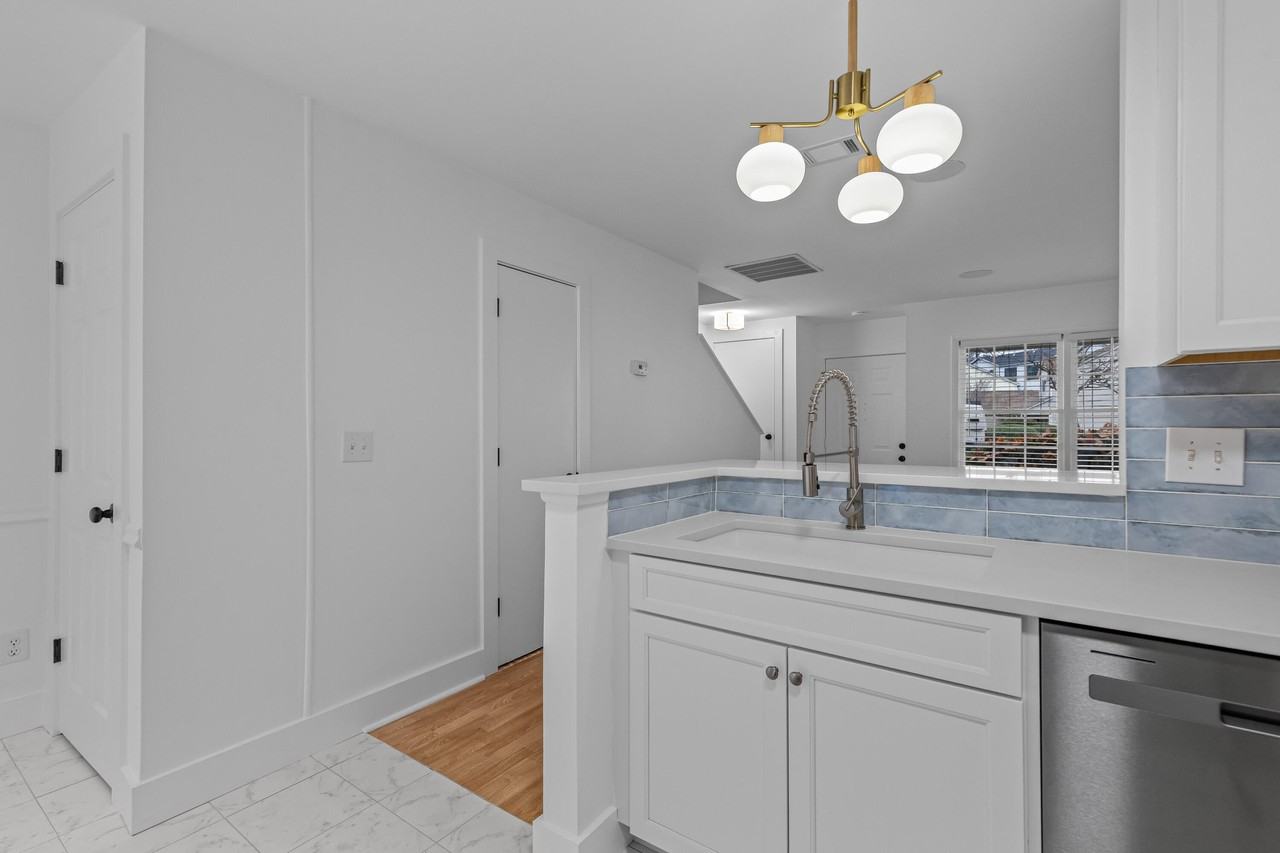 1211 Meadow Park Ln - Photo 7 of 21