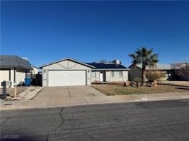 featured image of 427 La Jolla Dr