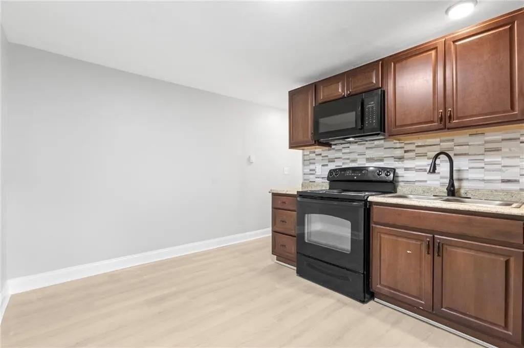 30 Victoria St - Photo 2 of 15