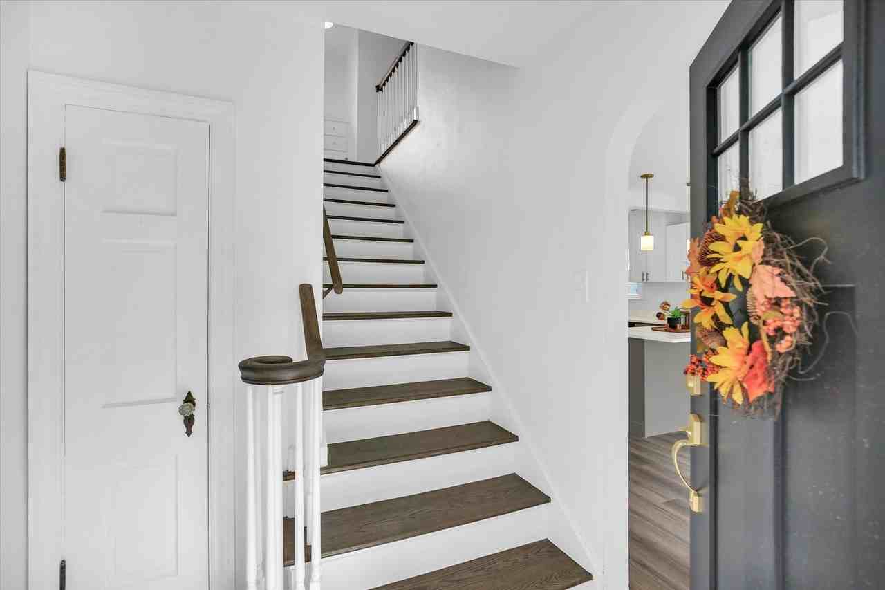 1212 W Healey St - Photo 7 of 50