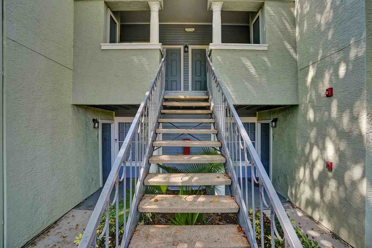1050 Crystal Way - Photo 7 of 50