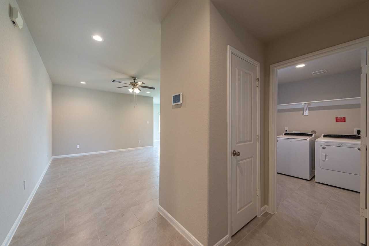 18351 Raven Rock Ln - Photo 4 of 24