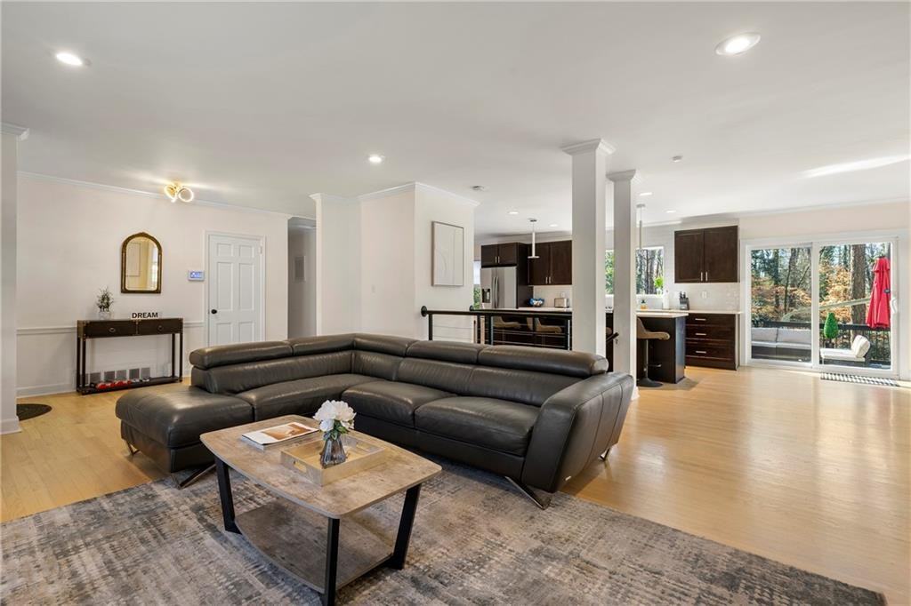 4116 Wieuca Rd Ne - Photo 2 of 28