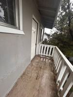 featured image of 331 E Elm St #6