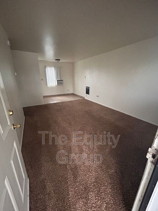 331 E Elm St #6 - Photo 2 of 10