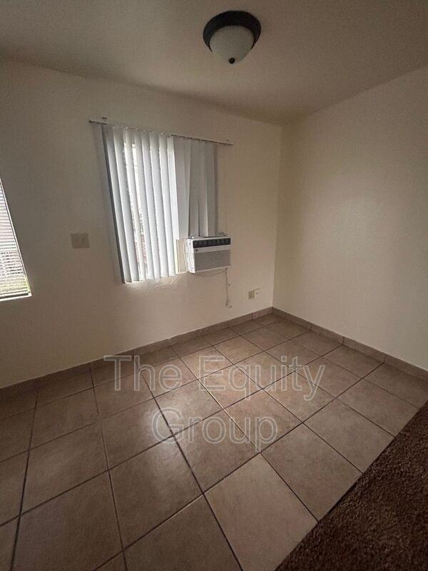 331 E Elm St #6 - Photo 5 of 10