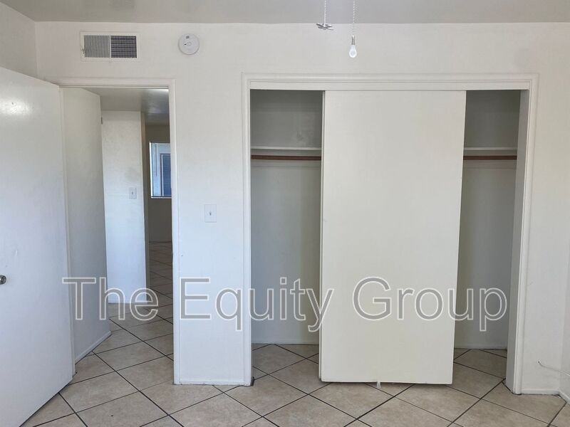 310 N Orange Ave #9 - Photo 3 of 12