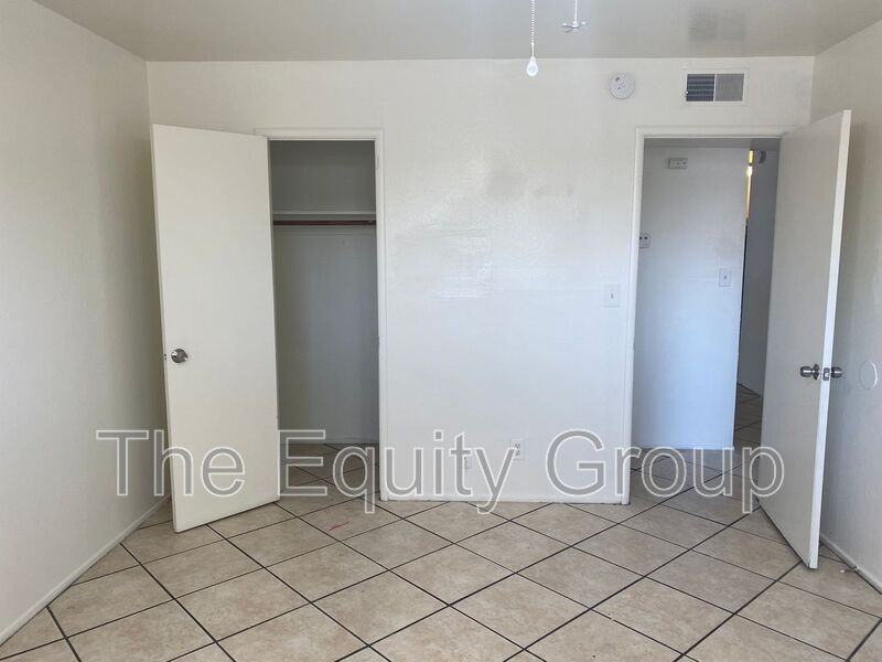 310 N Orange Ave #9 - Photo 6 of 12