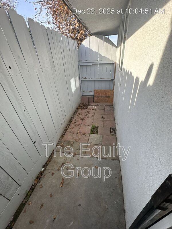 510 N Encina St #A - Photo 5 of 16