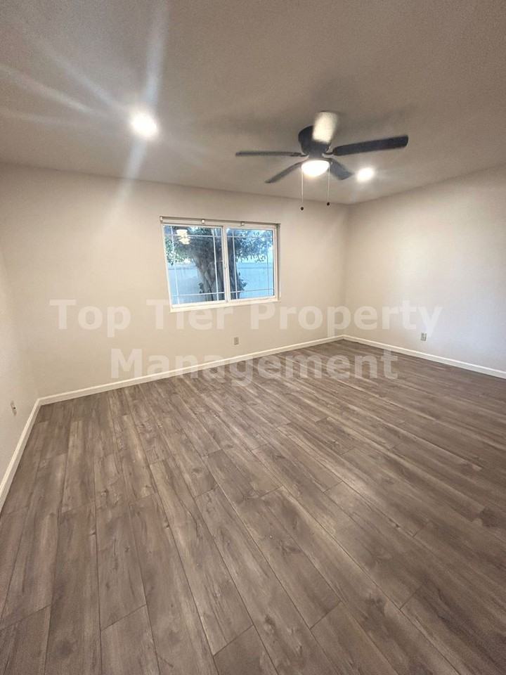 3931 Bedford Ave - Photo 6 of 19