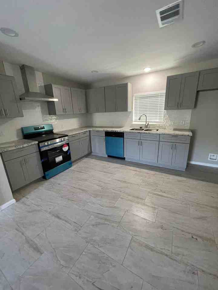 5785 Mel Sha Ln - Photo 2 of 10