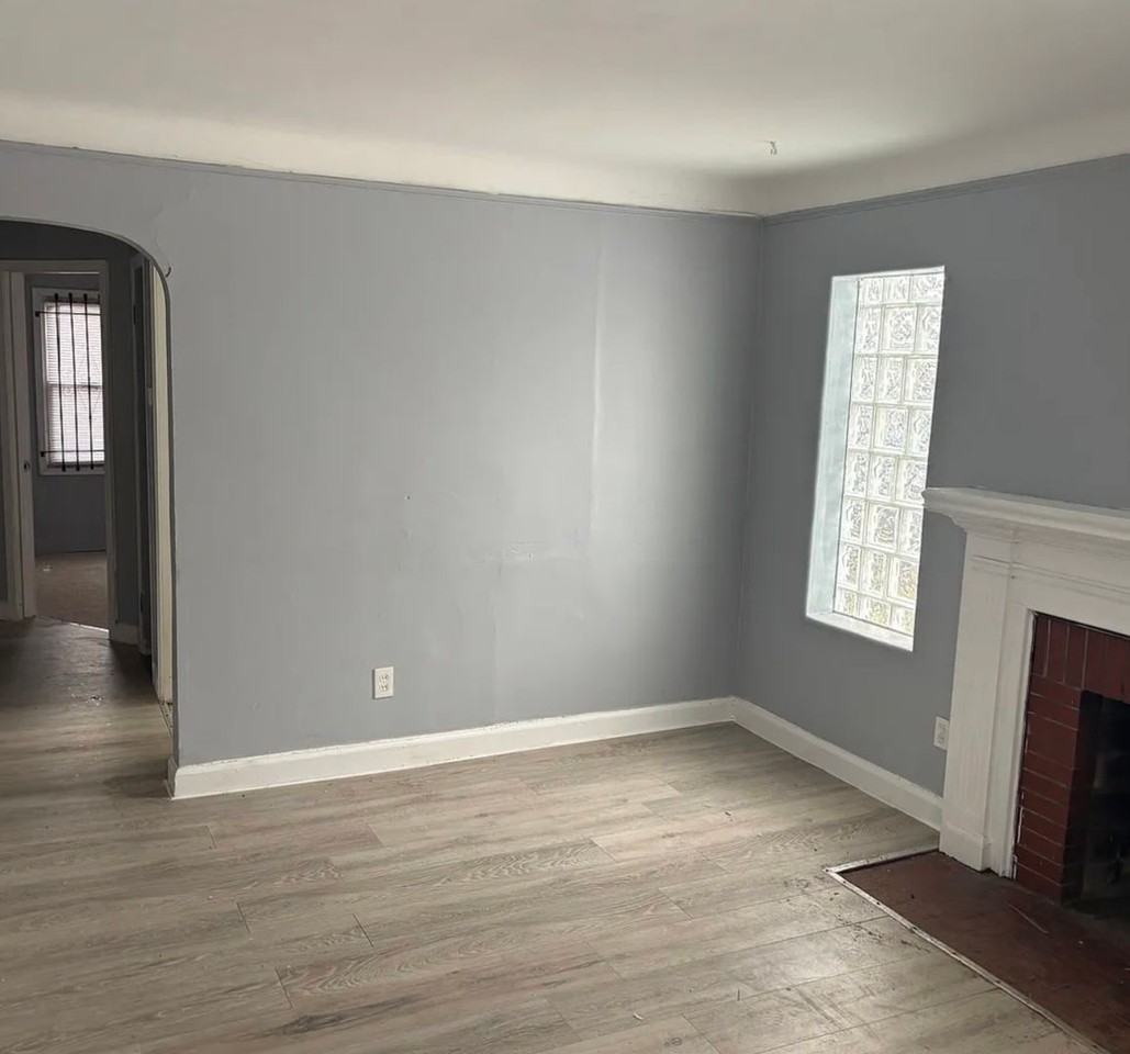 11824 Corbett St - Photo 3 of 6