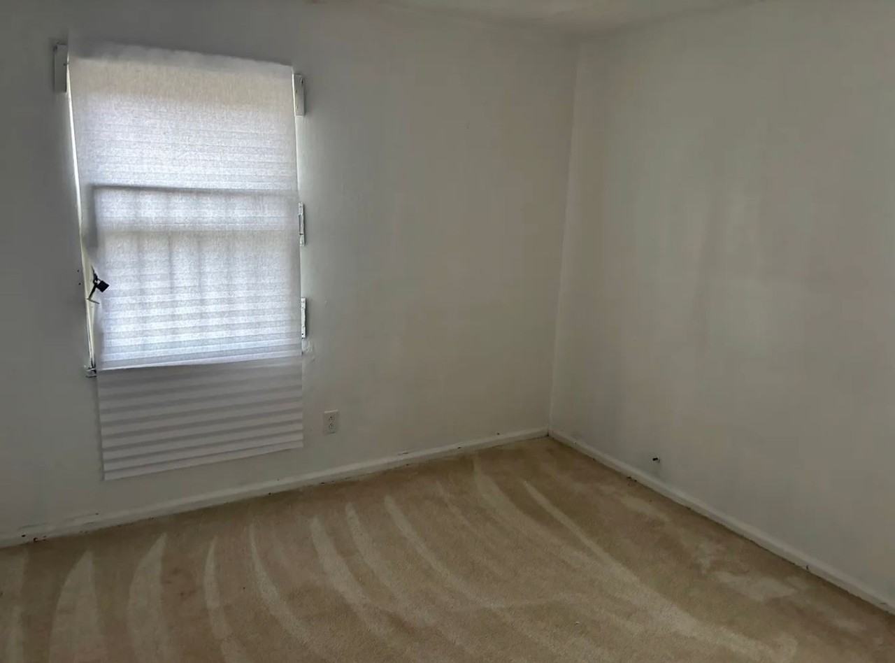 9215 Philip St - Photo 3 of 5