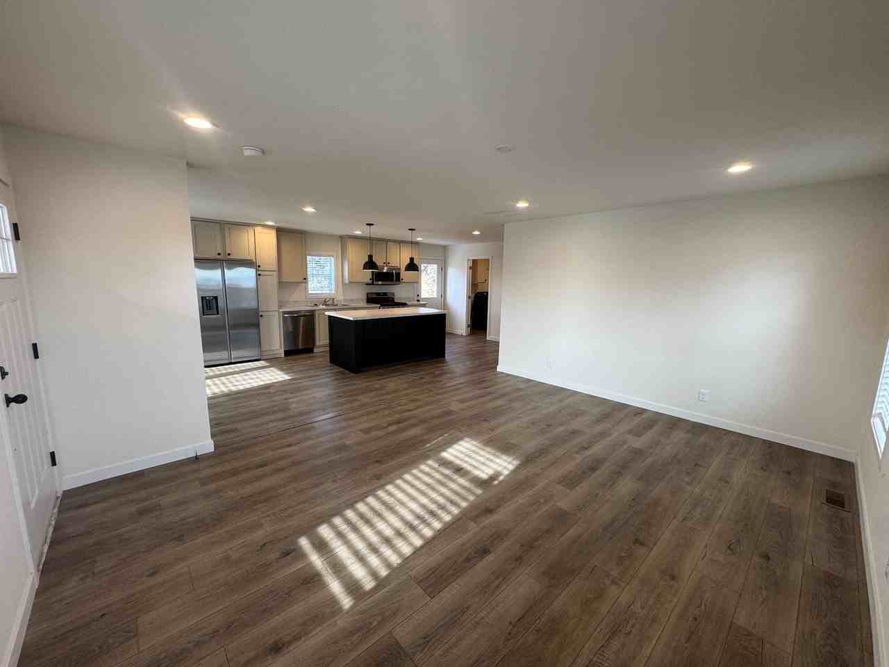 315 Gerdes Ave - Photo 4 of 18