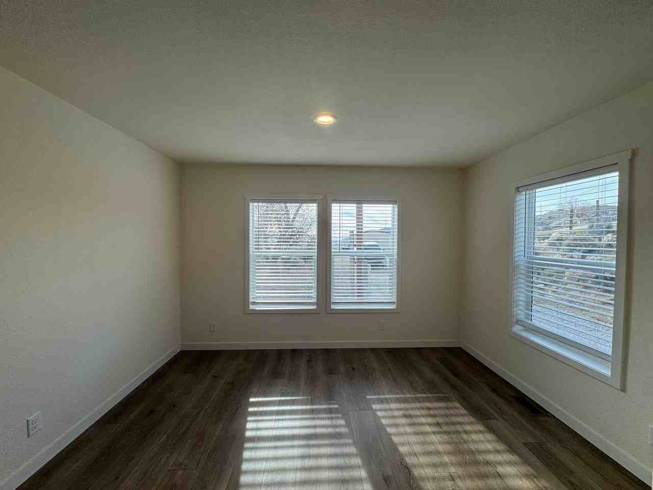 315 Gerdes Ave - Photo 5 of 18