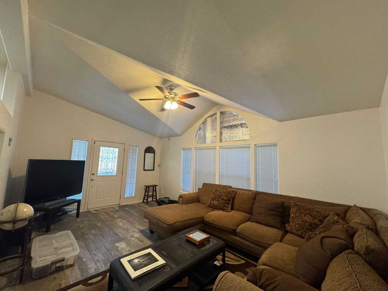 2558 Mountain Crest Dr - Photo 4 of 18