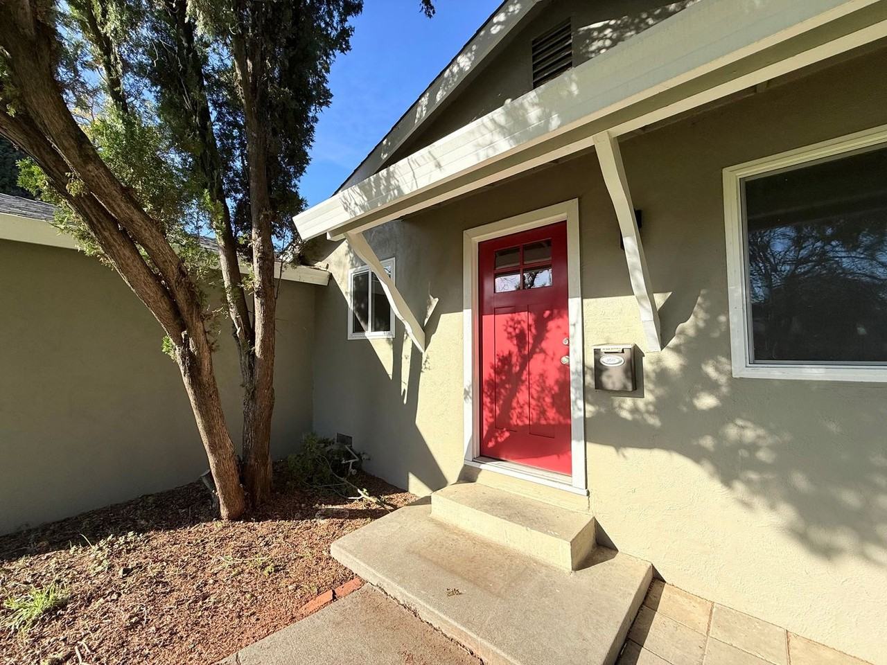 1725 Albion Pl - Photo 2 of 23