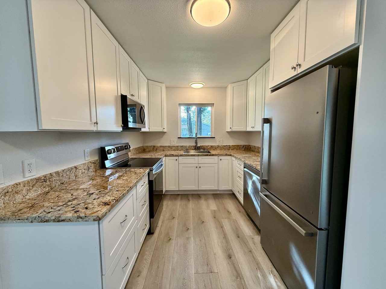 1725 Albion Pl - Photo 6 of 23