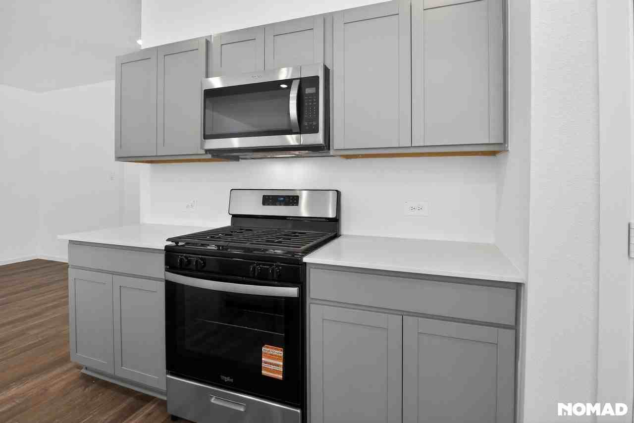 24756 Sage Meadows Way - Photo 3 of 31