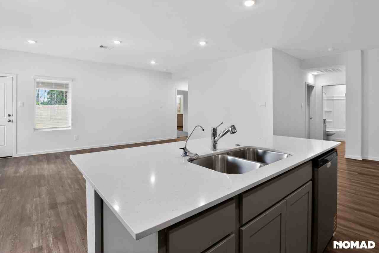 24756 Sage Meadows Way - Photo 6 of 31