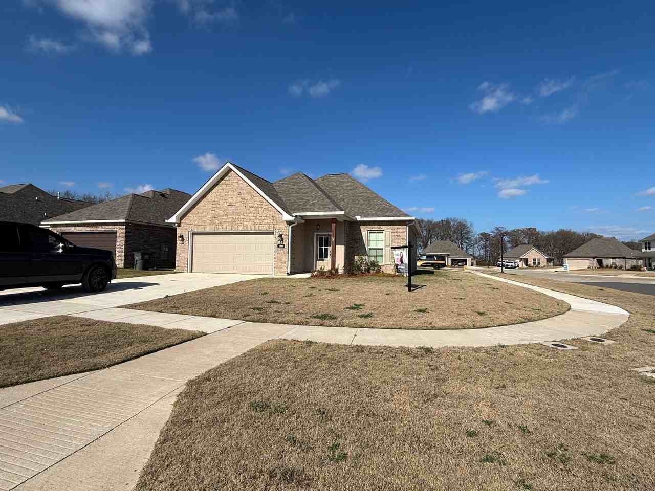 350 Hendry Dr - Photo 2 of 21