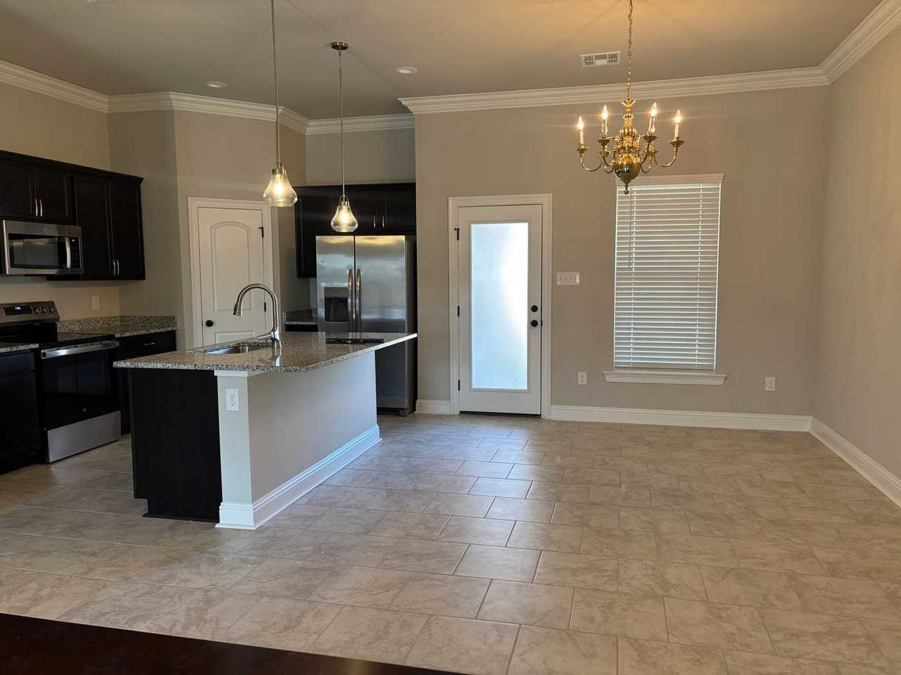 350 Hendry Dr - Photo 6 of 21