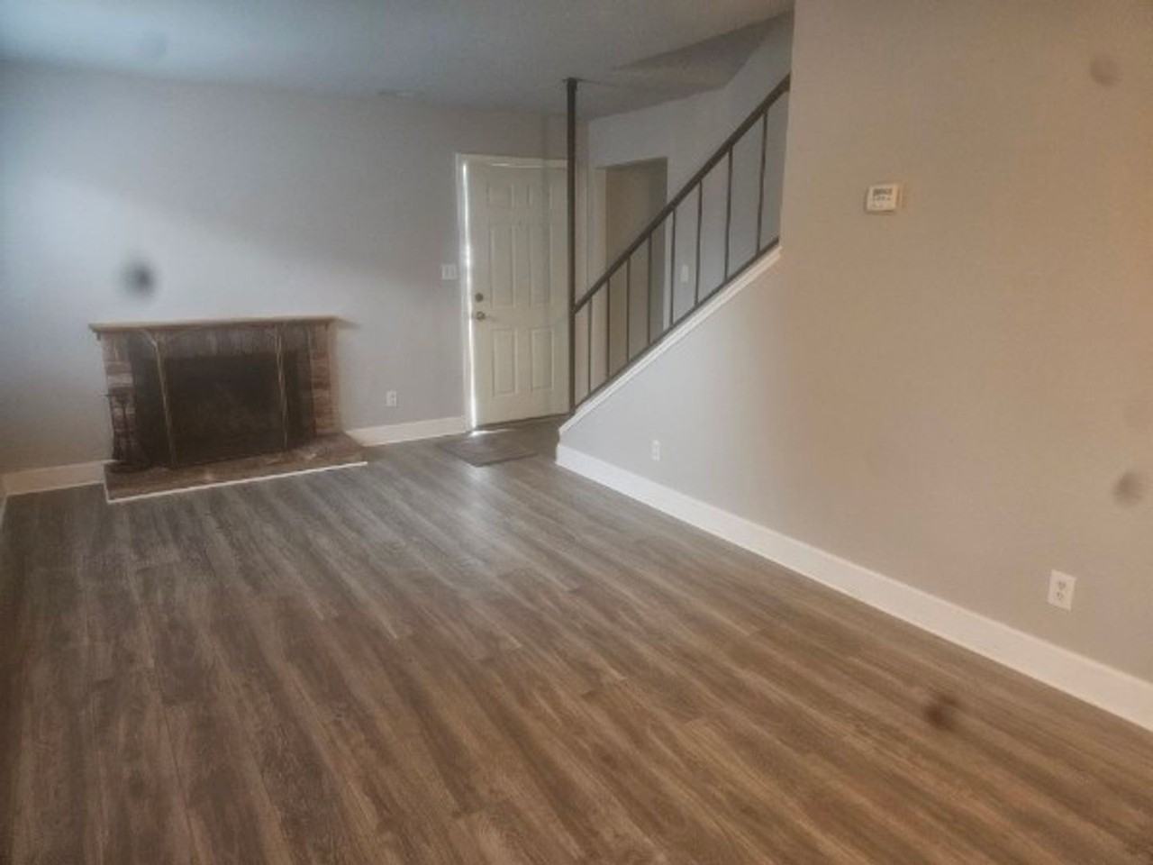 19300 Mountain Mdw S - Photo 3 of 9