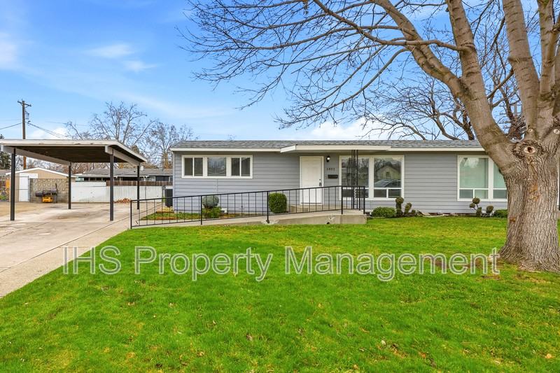 1402 Potter Ave - Photo 2 of 19