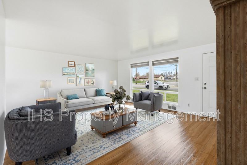 1402 Potter Ave - Photo 3 of 19