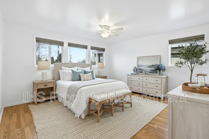 1402 Potter Ave - Photo 5 of 19